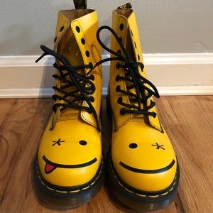 Dr. Martens Hincky boots